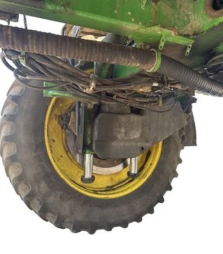 Опрыскиватель самоходный John Deere 4940, 2013 г.в., 4234 м/ч