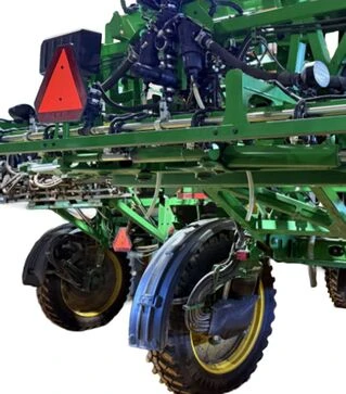 Опрыскиватель самоходный John Deere R4038