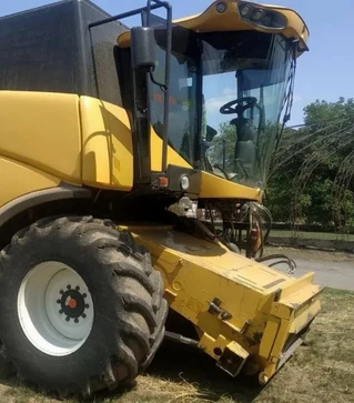 Зерноуборочный комбайн NEW HOLLAND CX 6090 б/у.