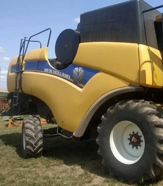 Зерноуборочный комбайн NEW HOLLAND CX 6090 б/у.