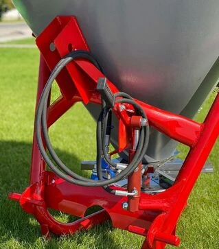 Разбрасыватель минеральных удобрений VINMET 200 л, пластик