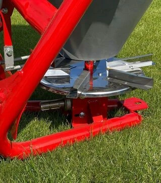 Разбрасыватель минеральных удобрений VINMET 200 л, пластик