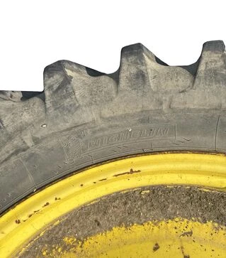 Шина ДНІПРОШИНА в комплекті з диском 16.9 R38 8PR б/в