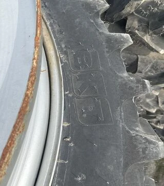 Шина BKT в комплекті з диском 320/90 R54 155A8/B TL б/в